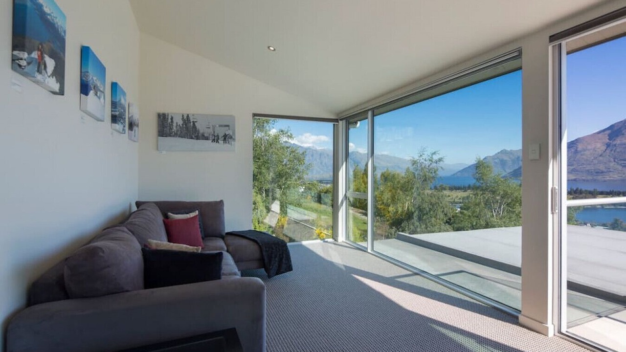 Photo of Livingroom in Queenstown City Centre