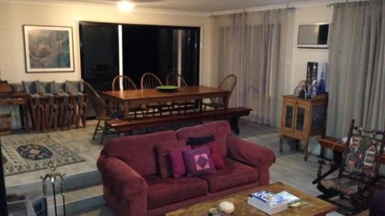 Photo of Livingroom in Broke