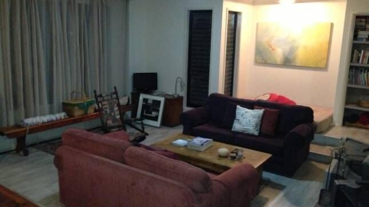 Photo of Livingroom in Broke
