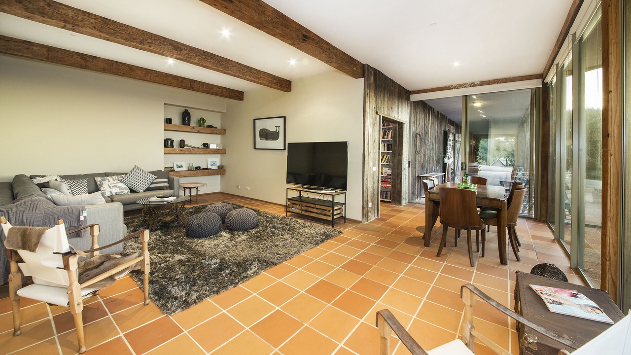 Photo of Livingroom in Red Hill