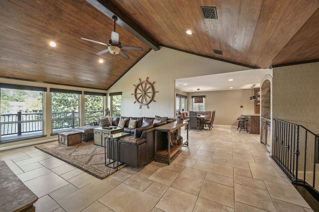 Photo of Livingroom in Walden on Lake Conroe