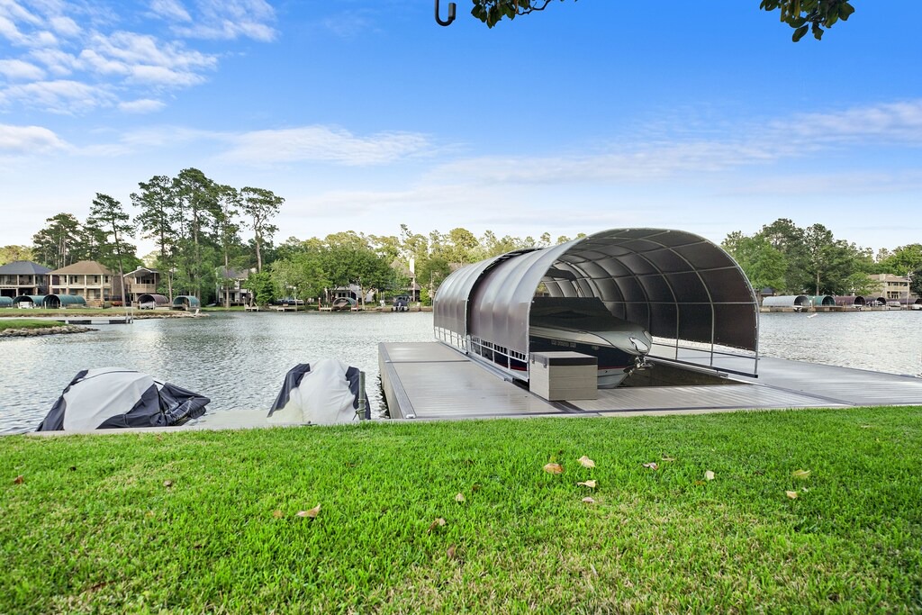 Photo of Buildings in Walden on Lake Conroe