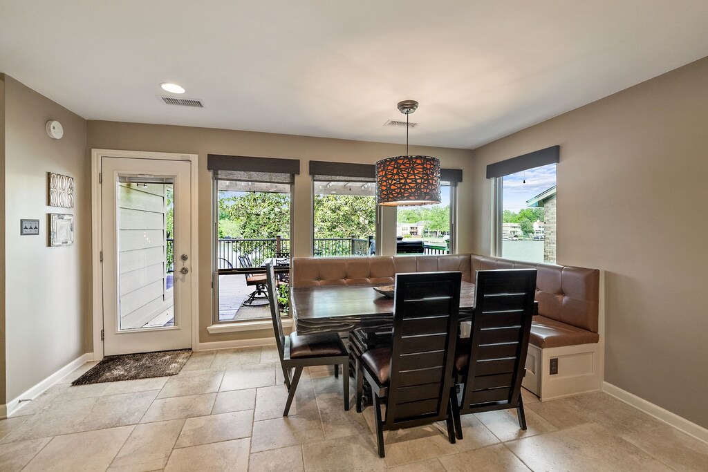 Photo of Livingroom in Walden on Lake Conroe