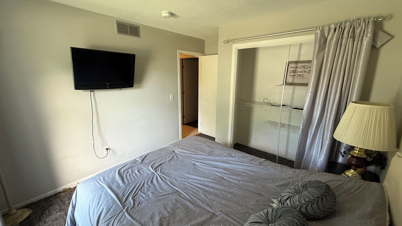 Photo of Bedroom in Urbandale