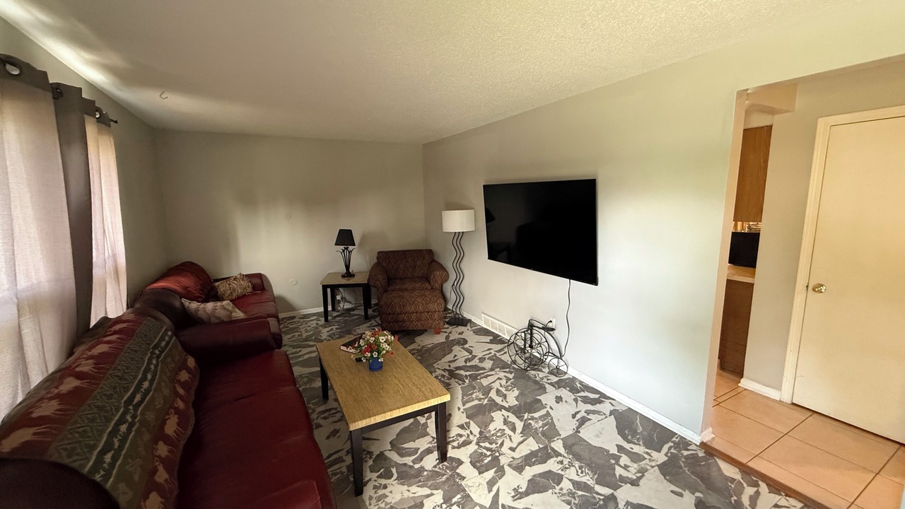 Photo of Livingroom in Urbandale