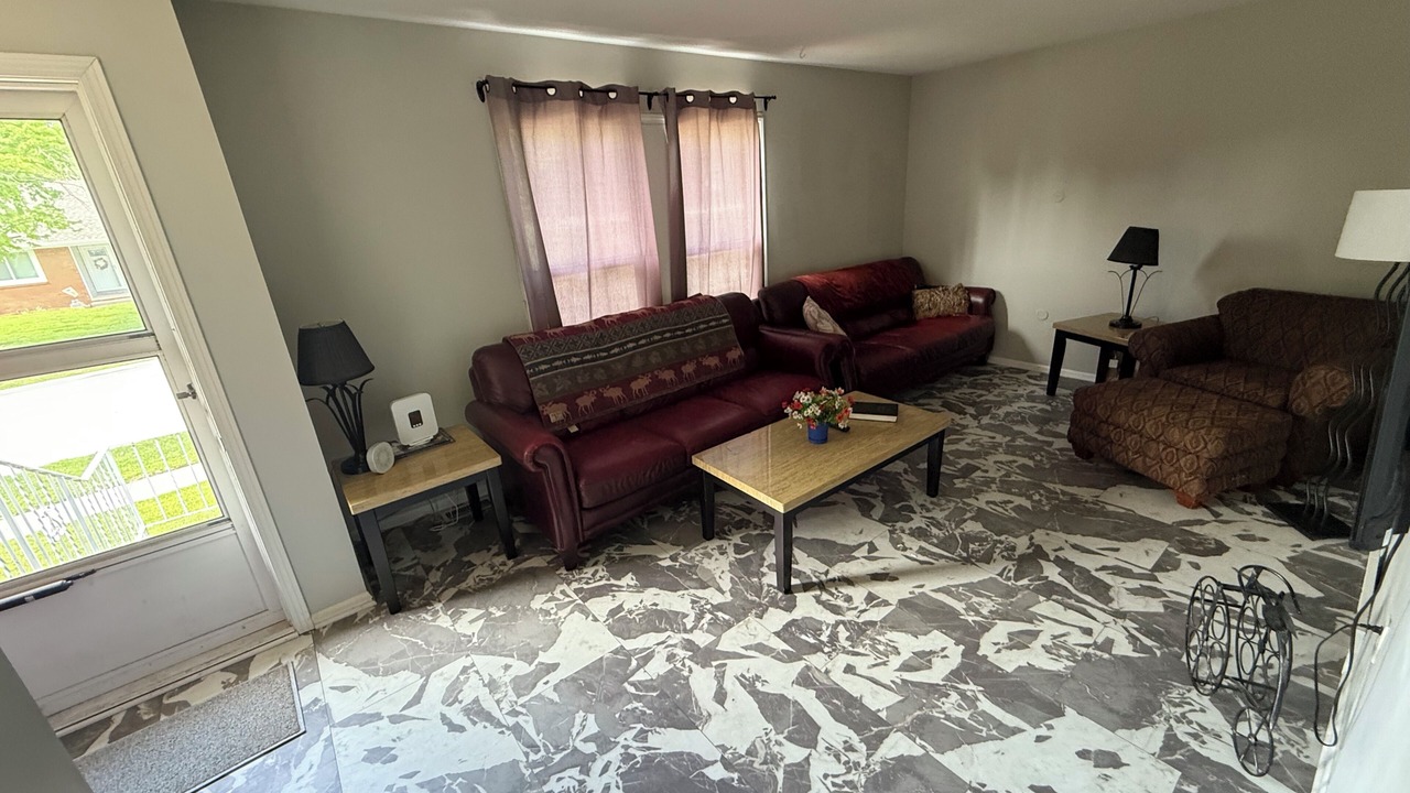 Photo of Livingroom in Urbandale