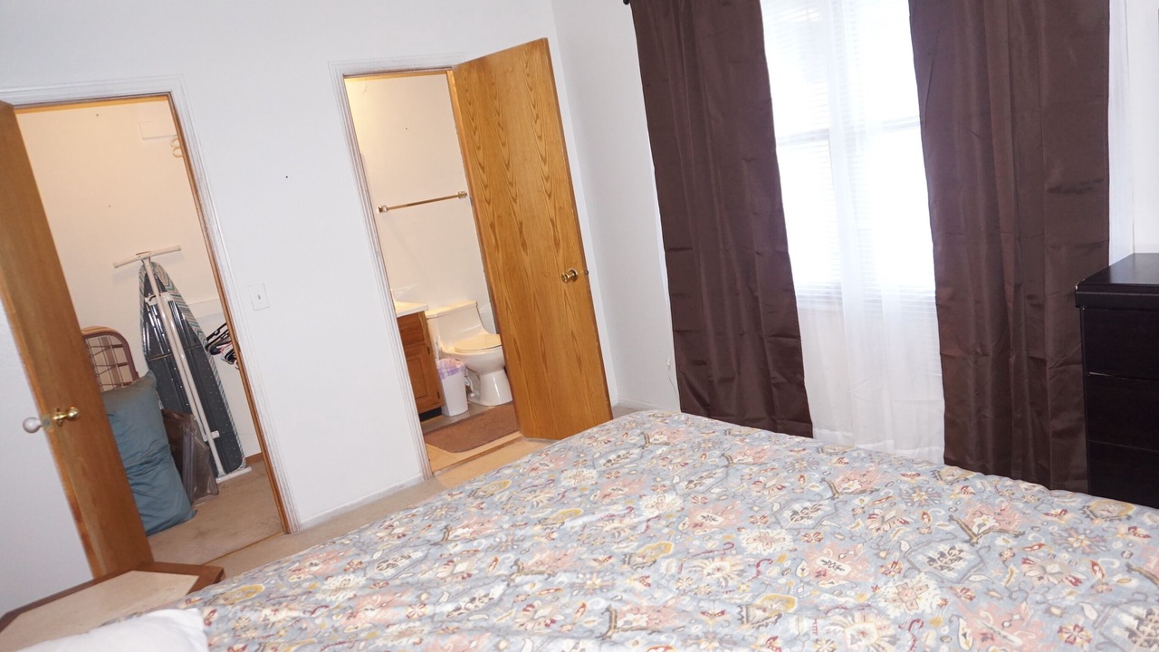 Photo of Bedroom in Urbandale