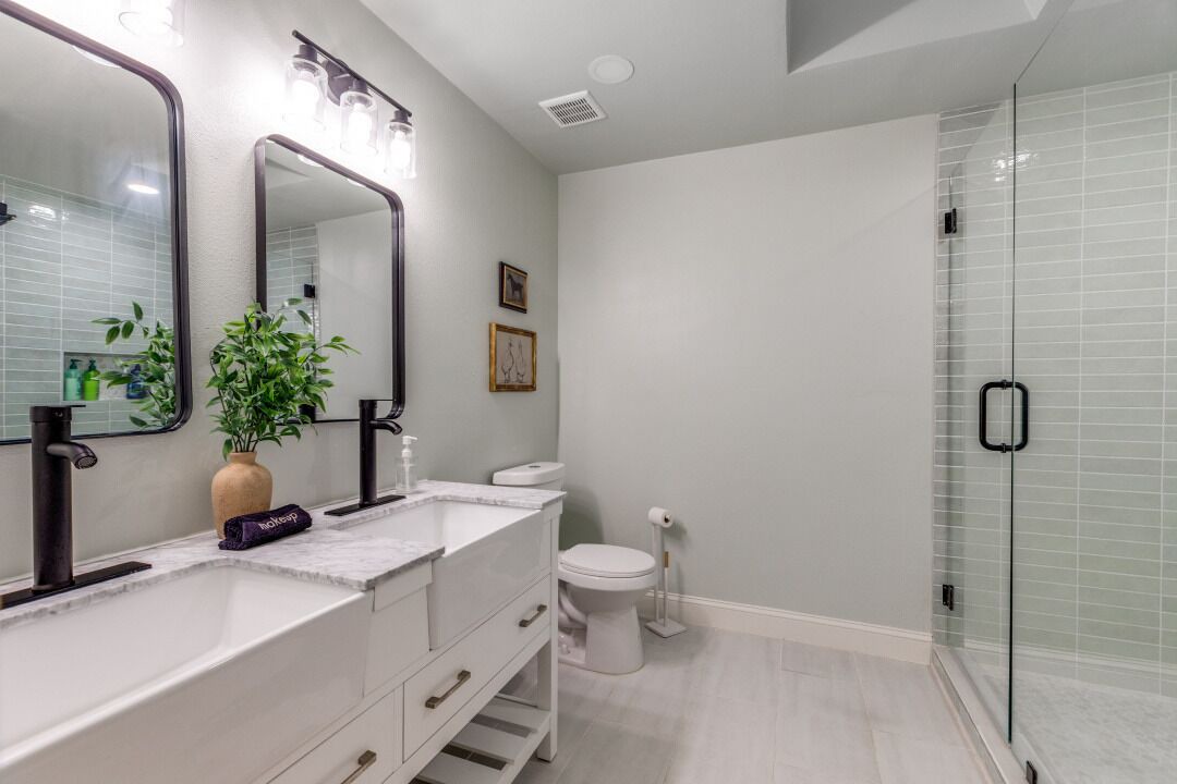 Photo of Bathroom in Pottsboro