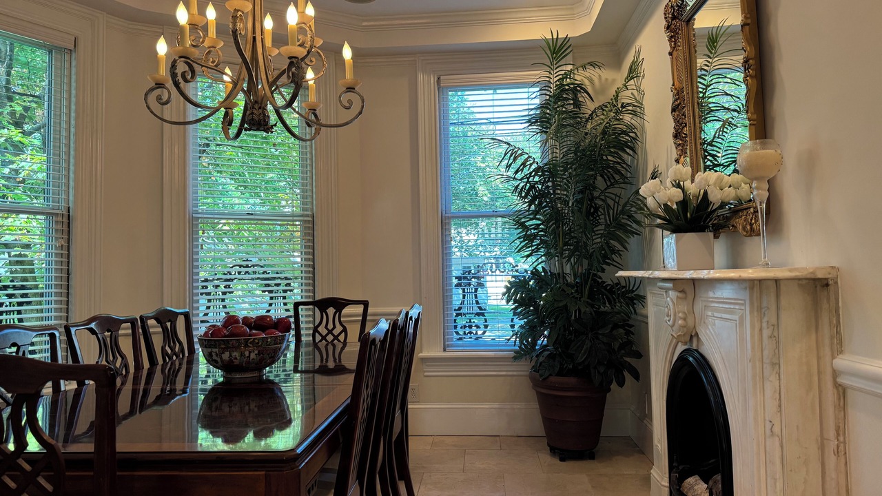 Photo of Livingroom in Saratoga Springs