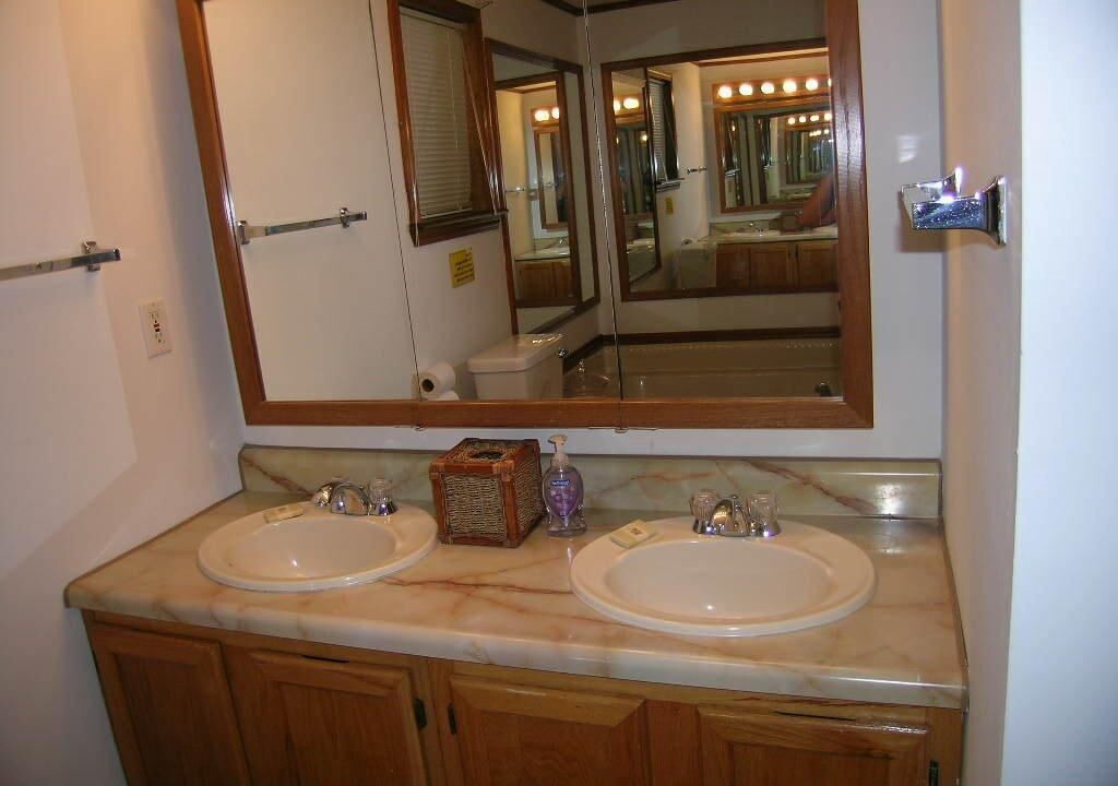 Photo of Bathroom in Lost Bridge Village