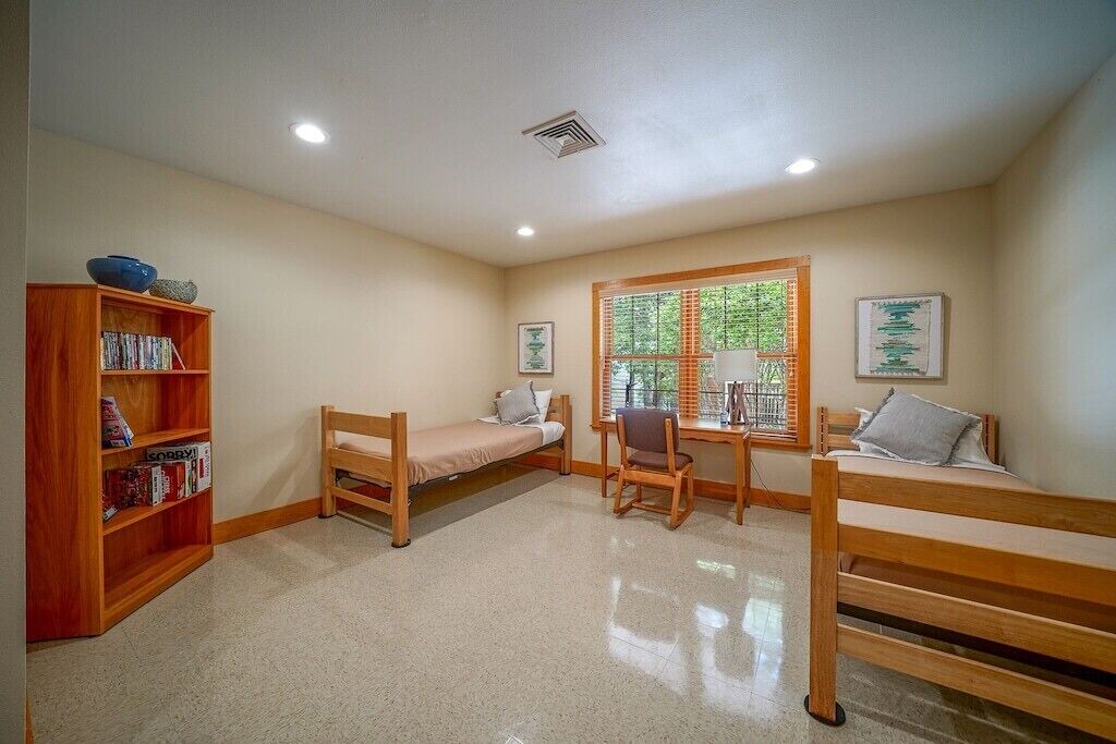 Photo of Bedroom in Amity