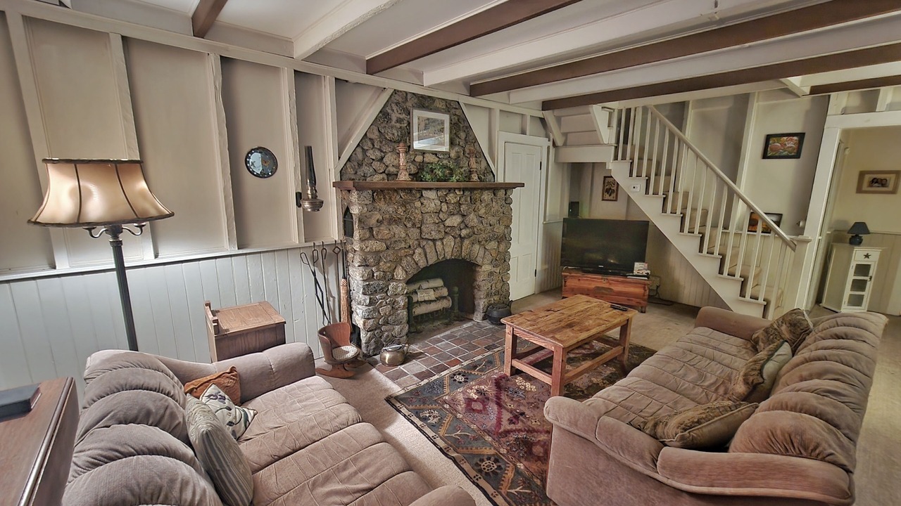 Photo of Livingroom in Hillsboro