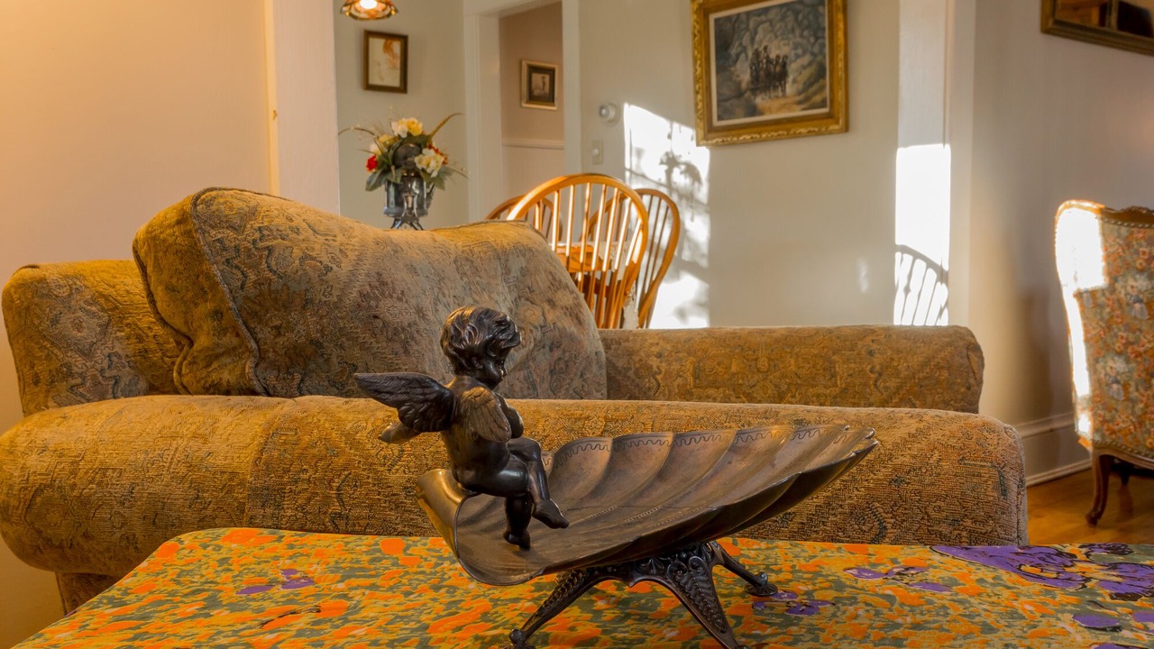 Photo of Livingroom in West Elmira