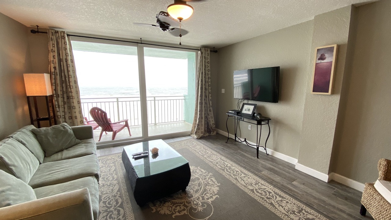 Photo of Livingroom in New Smyrna Beach