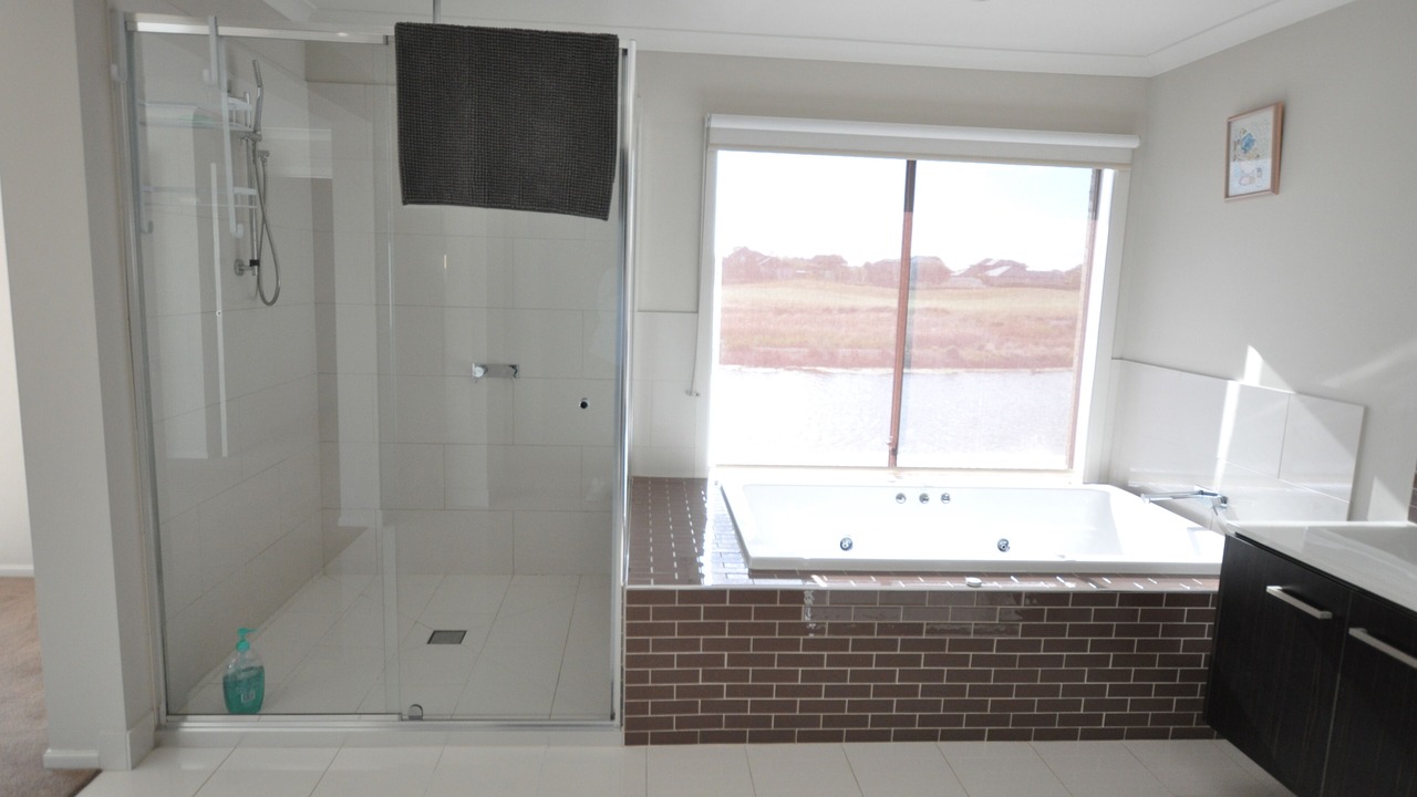 Photo of Bathroom in Sanctuary Lakes