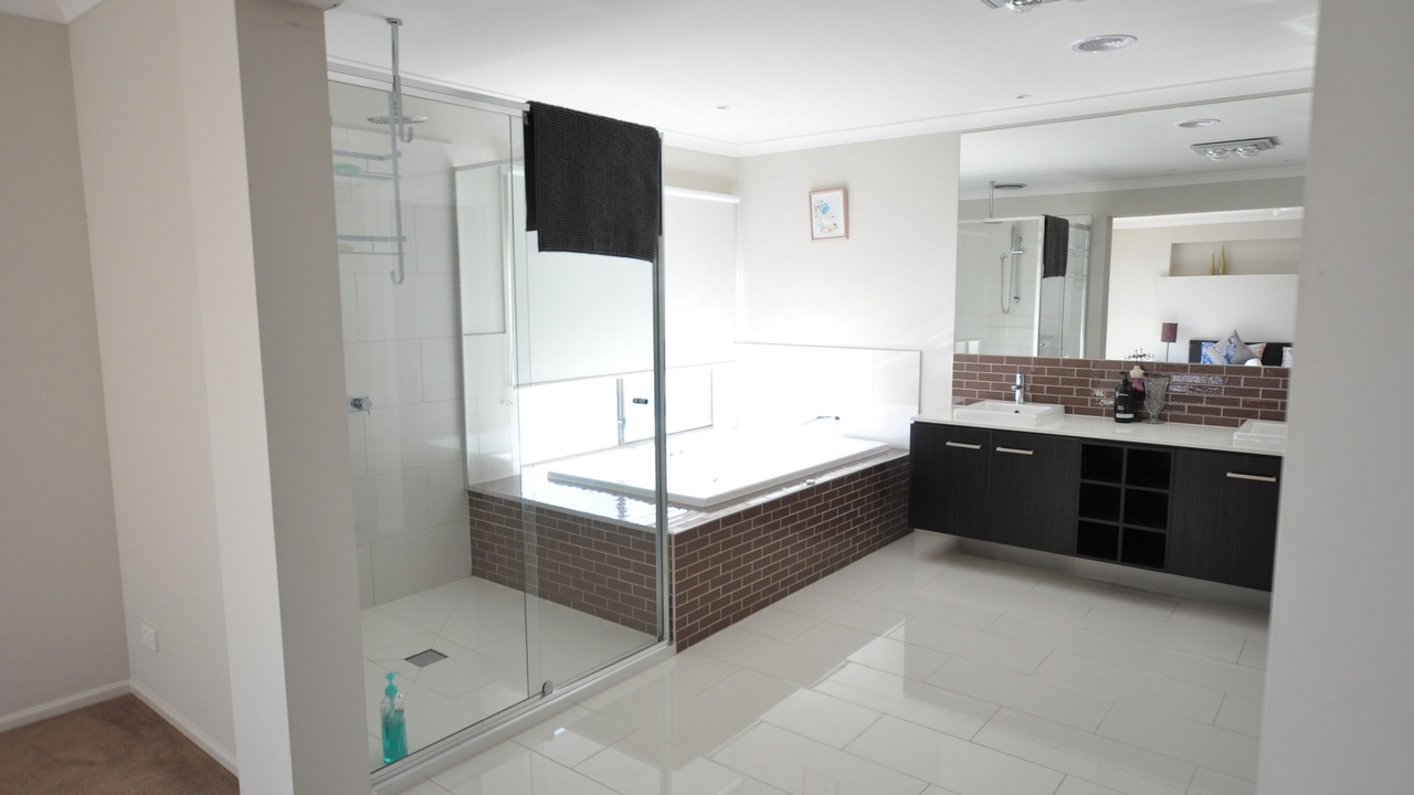 Photo of Bathroom in Sanctuary Lakes