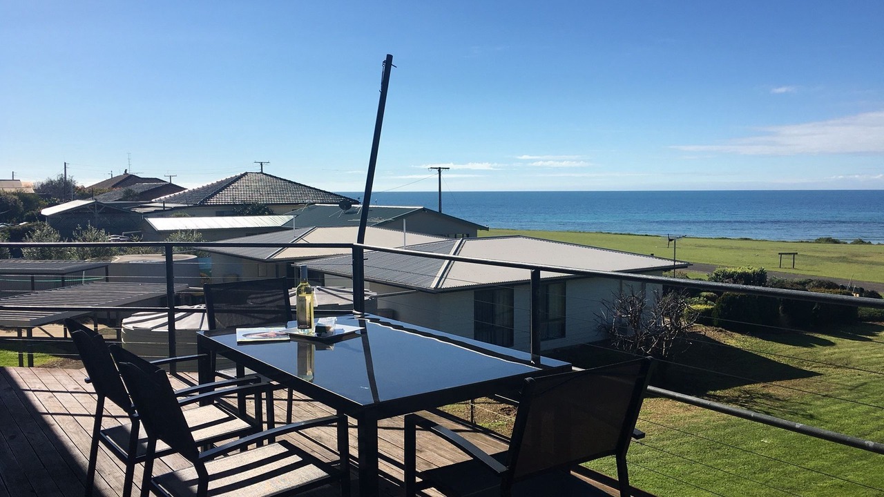 Photo of Outdoor in Emu Bay