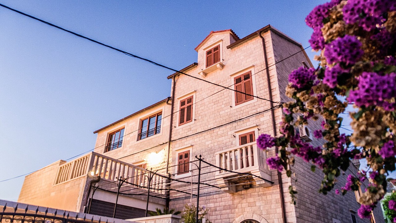 Photo of Outdoor in Sumartin