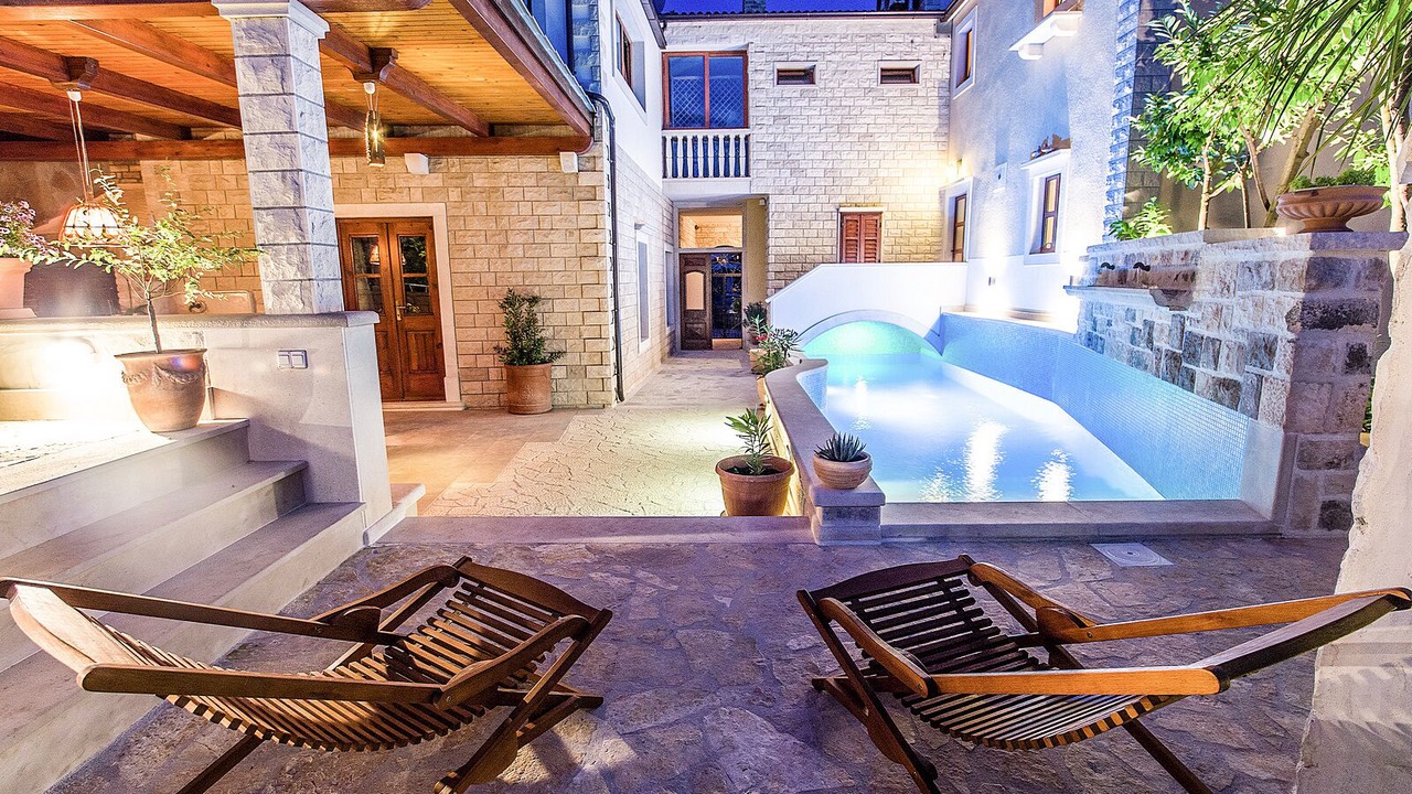 Photo of Outdoor in Sumartin