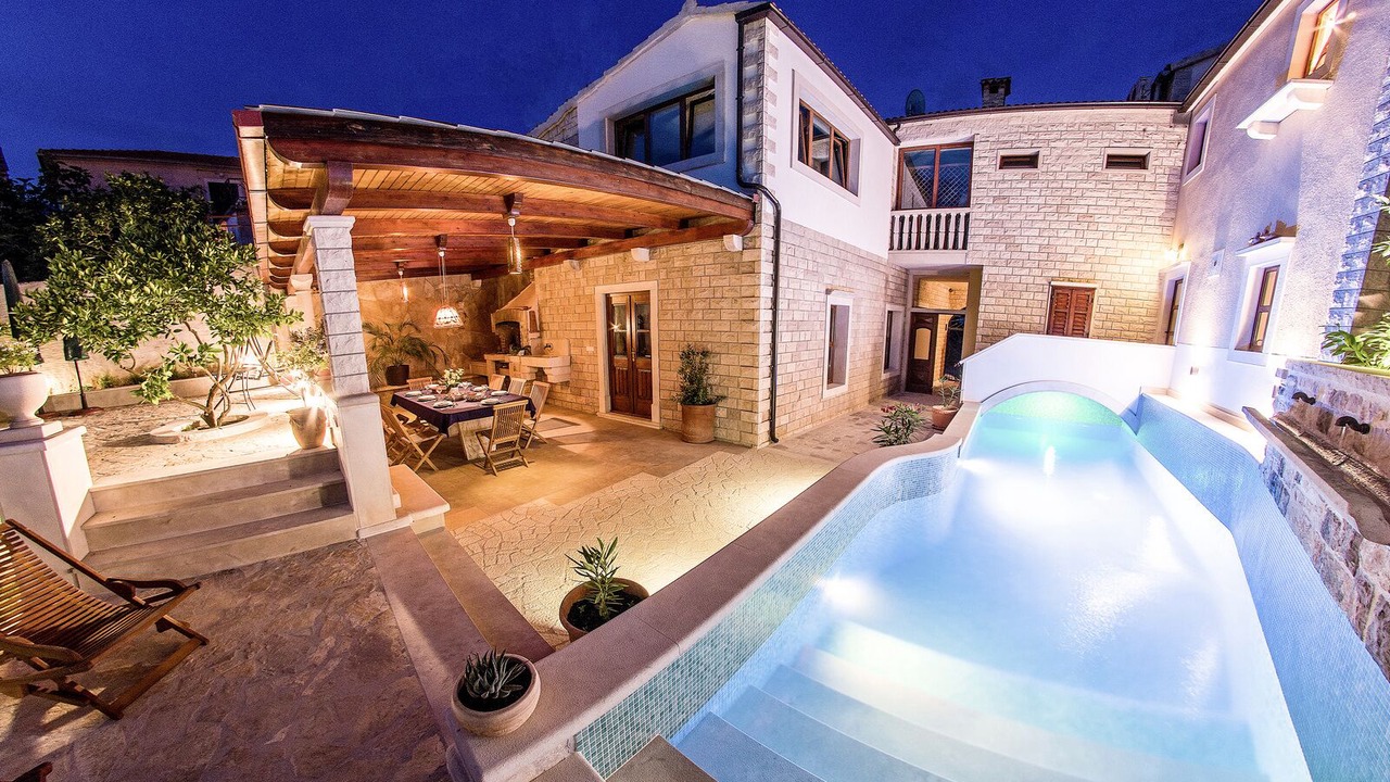 Photo of Outdoor in Sumartin