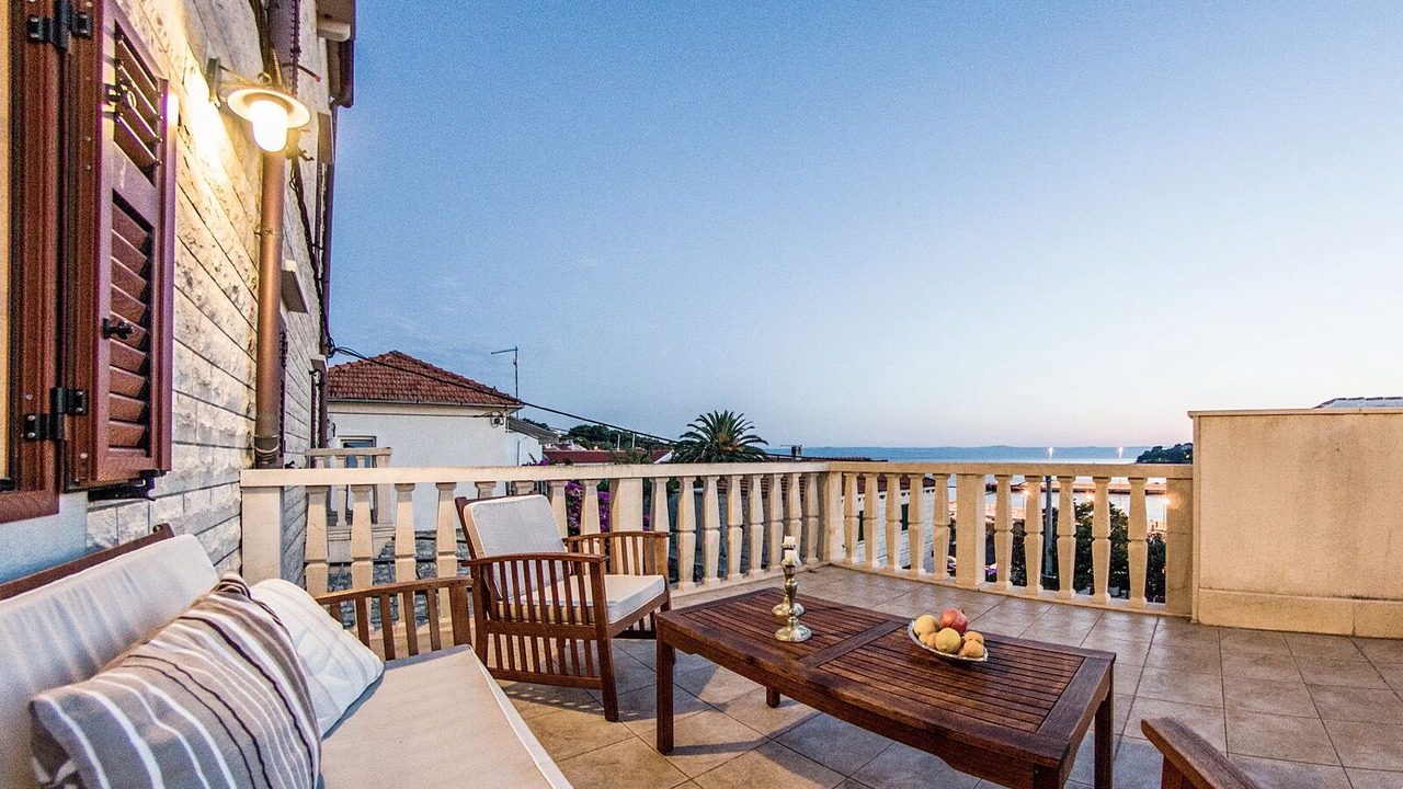 Photo of Patio Balcony in Sumartin