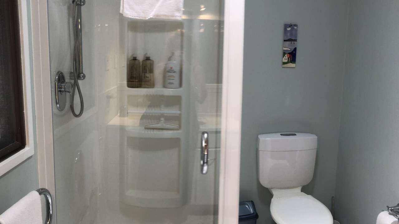 Photo of Bathroom in Russell