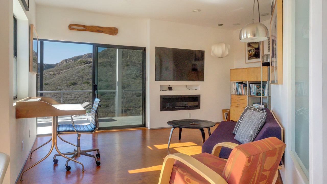 Photo of Livingroom in Malibu