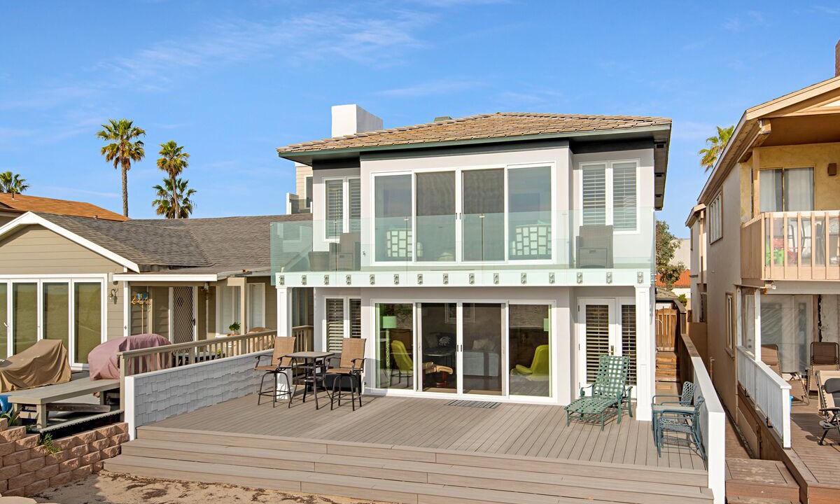 Photo of Patio Balcony in Sunset Beach
