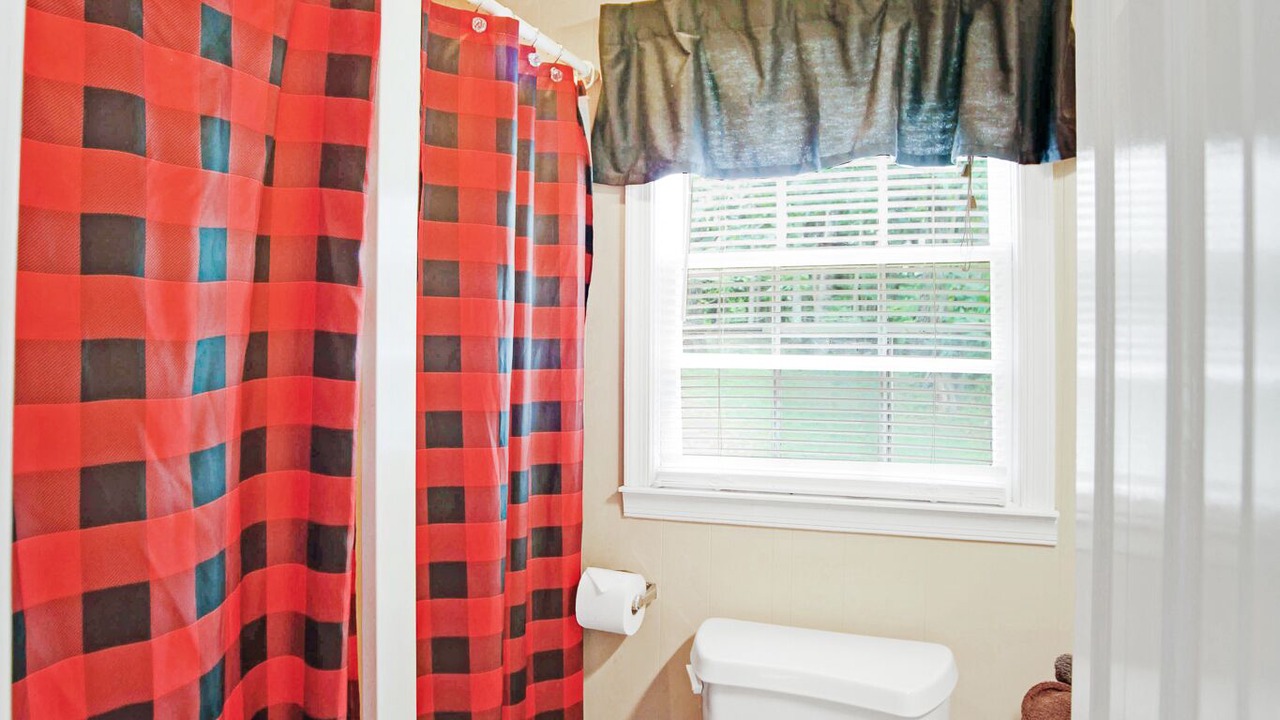 Photo of Bathroom in Gaines