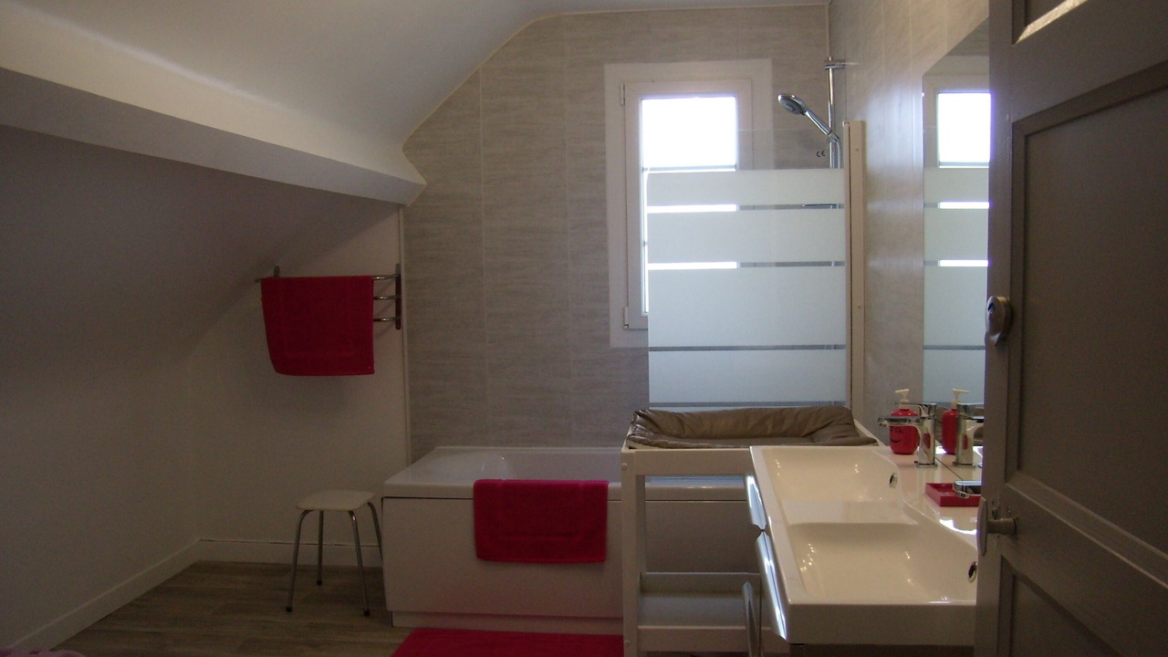 Photo of Bathroom in Montreuil-la-Cambe