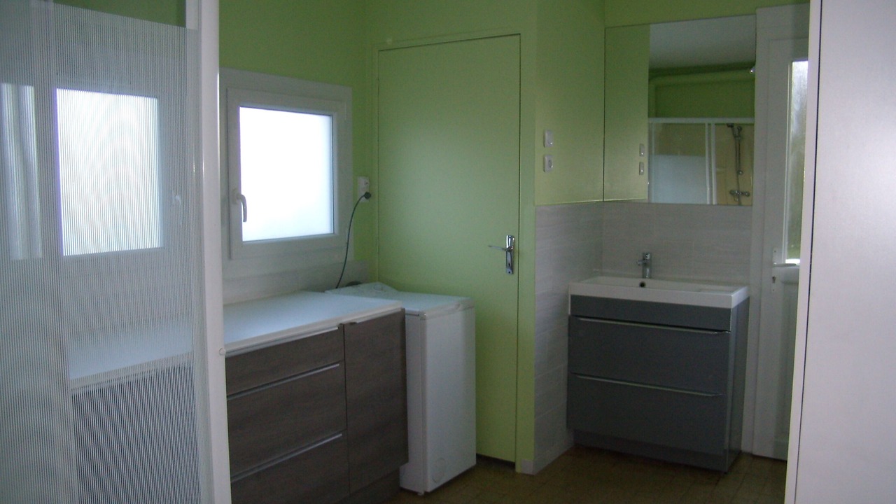 Photo of Bathroom in Montreuil-la-Cambe