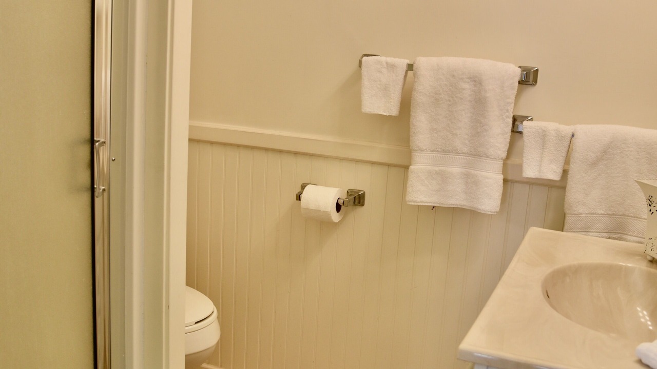 Photo of Bathroom in Gold Beach