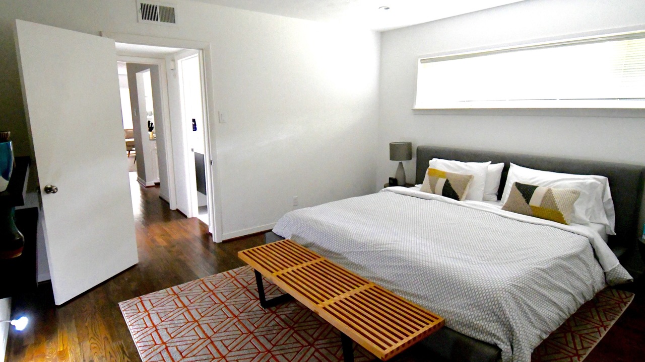 Photo of Bedroom in Oak Lawn