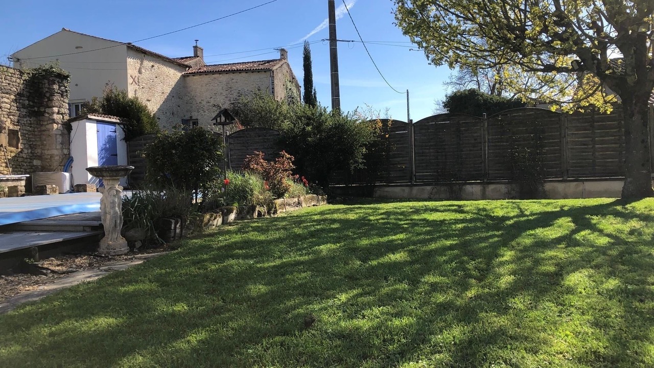 Photo of Outdoor in Lozay