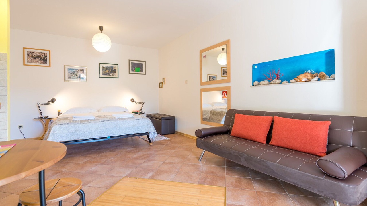 Photo of Bedroom in Pile