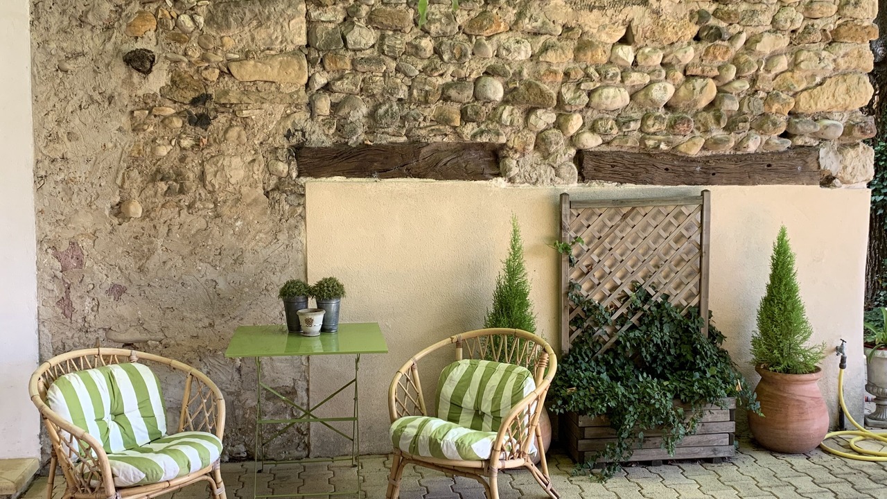 Photo of Patio Balcony in Saint-Roman-de-Malegarde