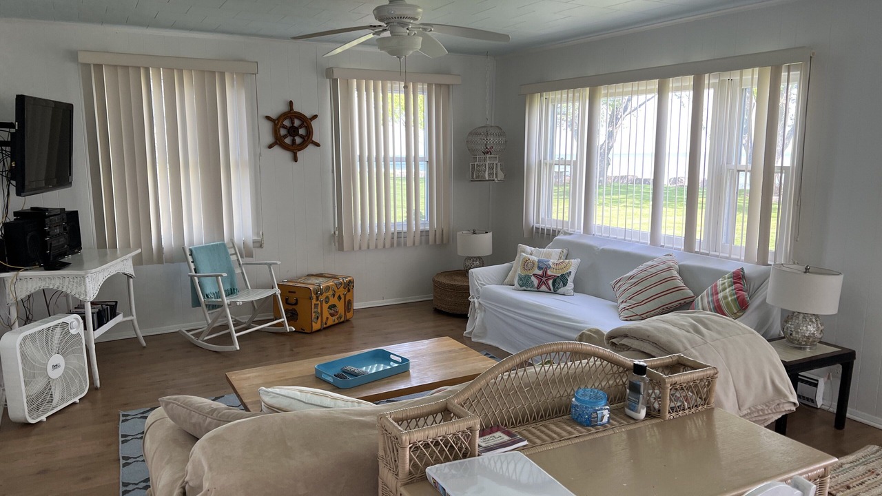 Photo of Livingroom in Town of Yates