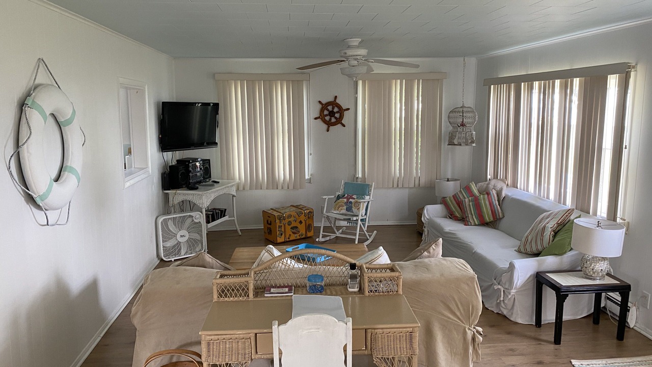 Photo of Livingroom in Town of Yates