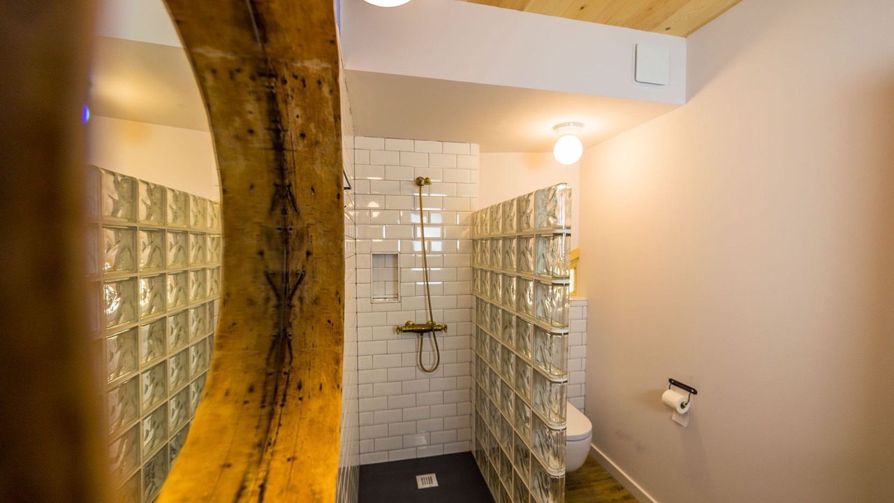 Photo of Bathroom in Taus