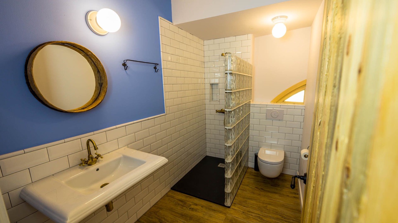 Photo of Bathroom in Taus