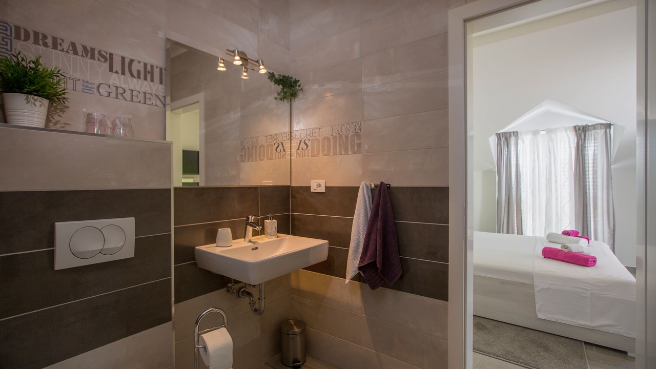 Photo of Bathroom in Grohote