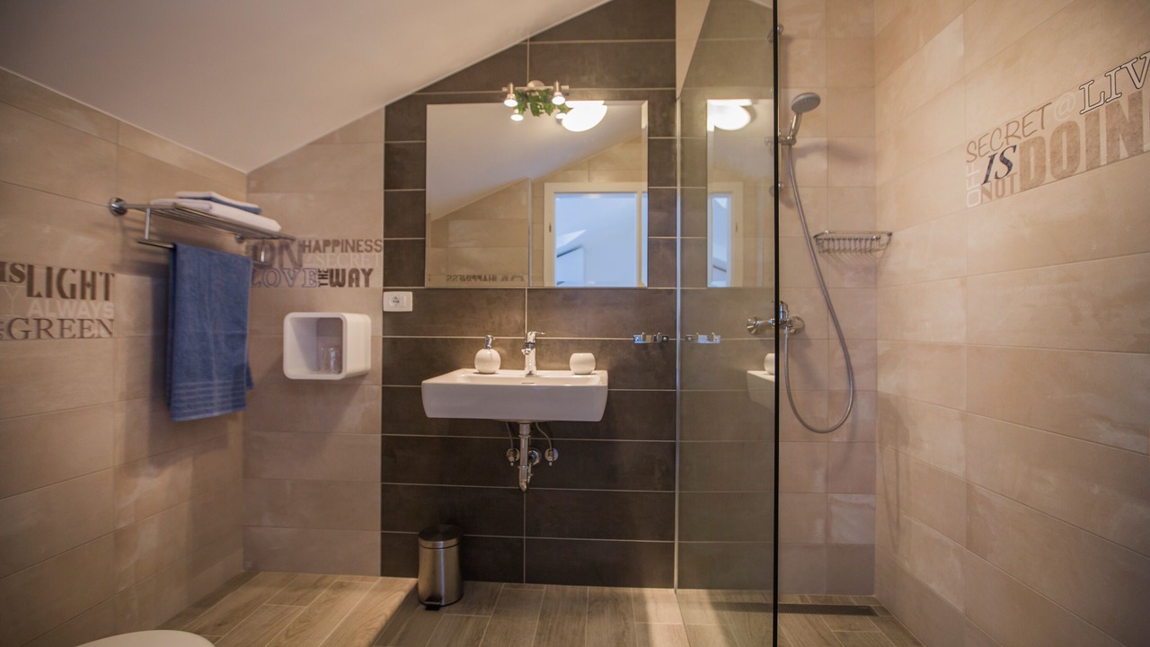 Photo of Bathroom in Grohote