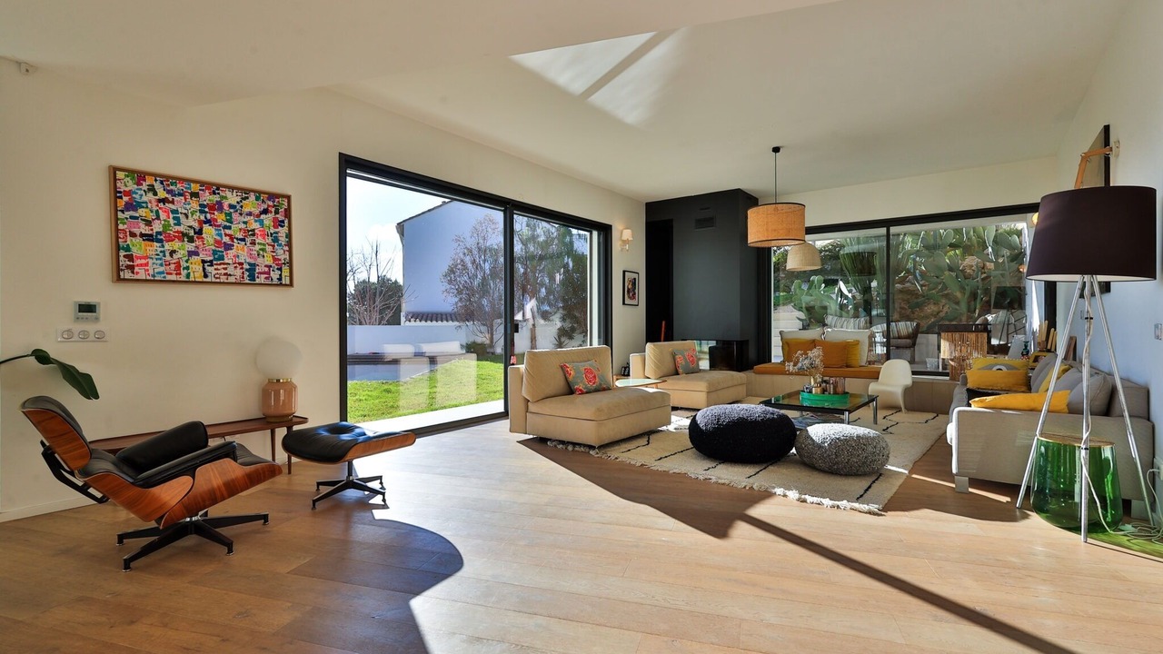 Photo of Livingroom in Roucas-Blanc