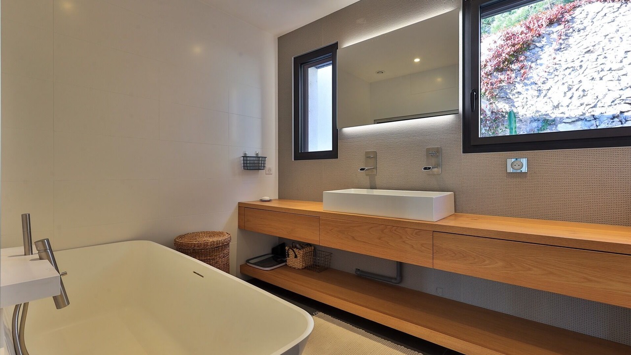Photo of Bathroom in Roucas-Blanc