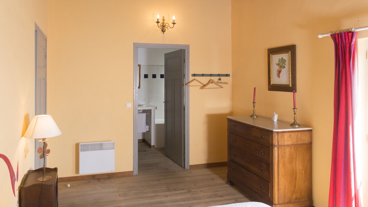 Photo of Bedroom in Cascastel-des-Corbieres