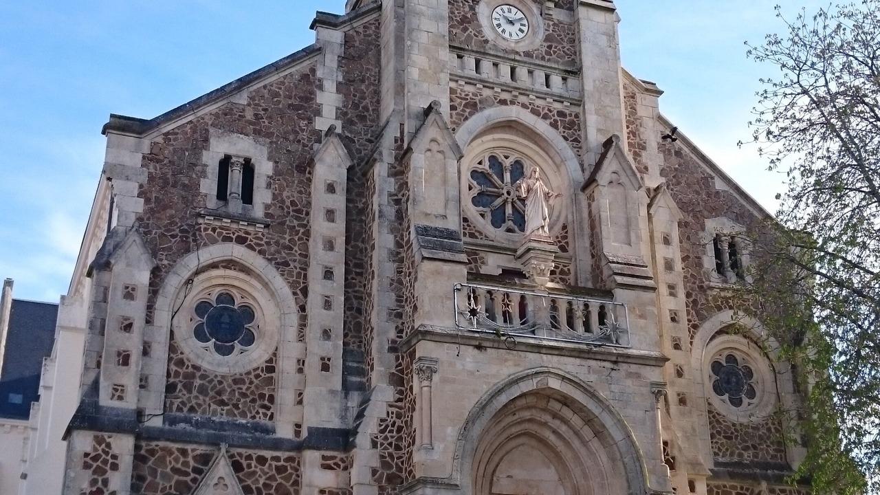 Photo of Others in Le Champ-Saint-Pere