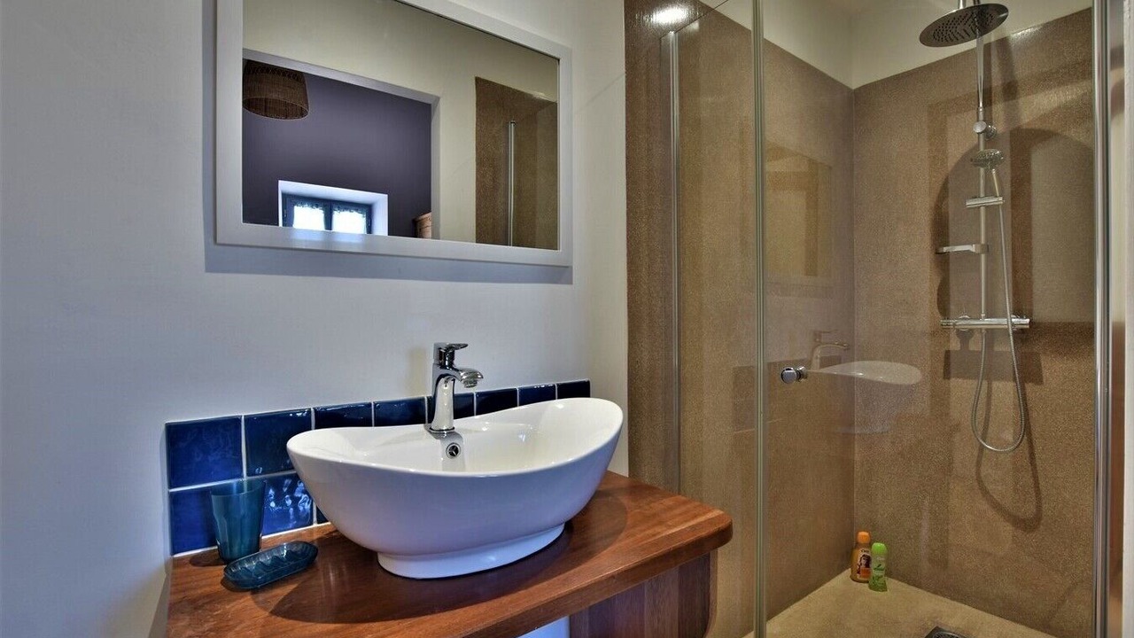 Photo of Bathroom in Orthoux-Serignac-Quilhan