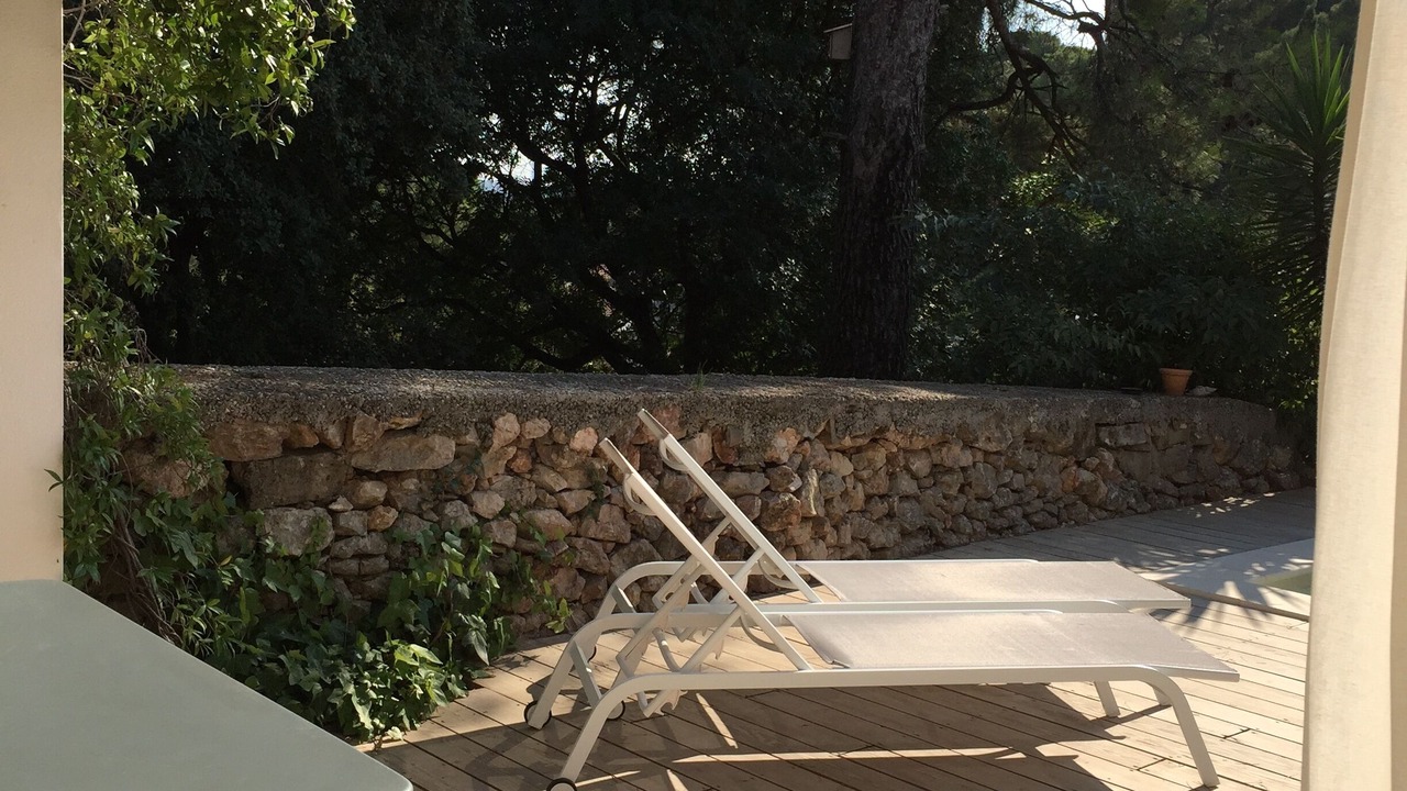Photo of Patio Balcony in Hopitaux-Facultes