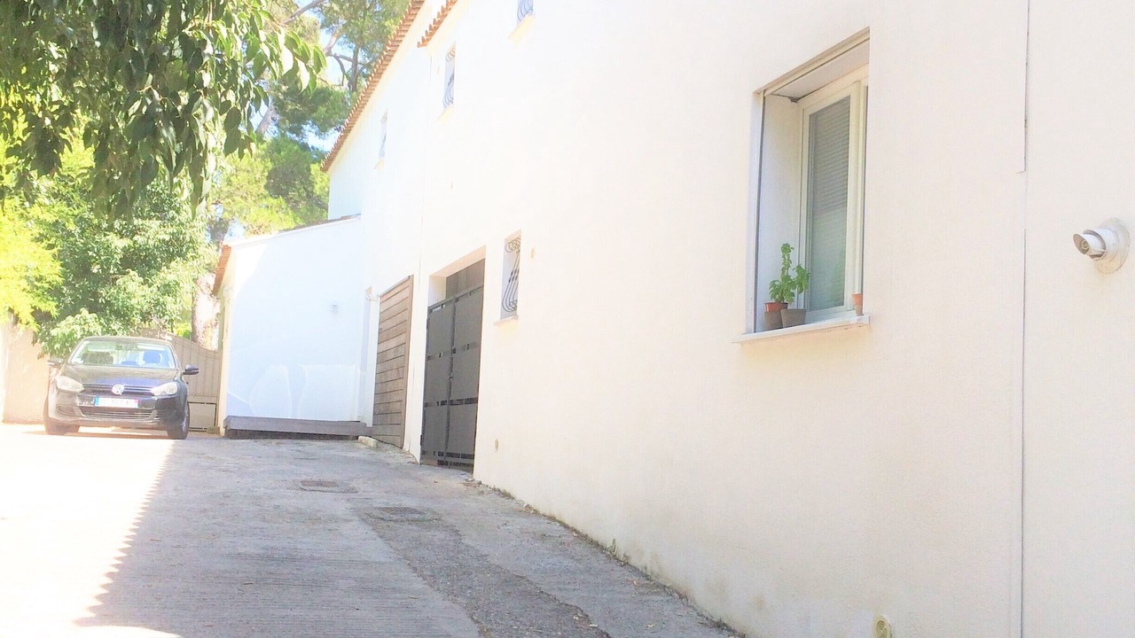 Photo of Outdoor in Hopitaux-Facultes