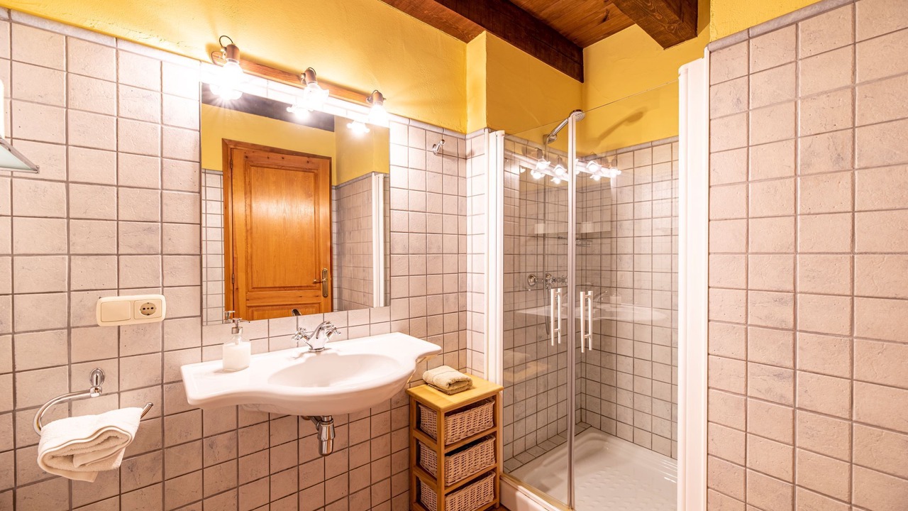 Photo of Bathroom in Lladurs